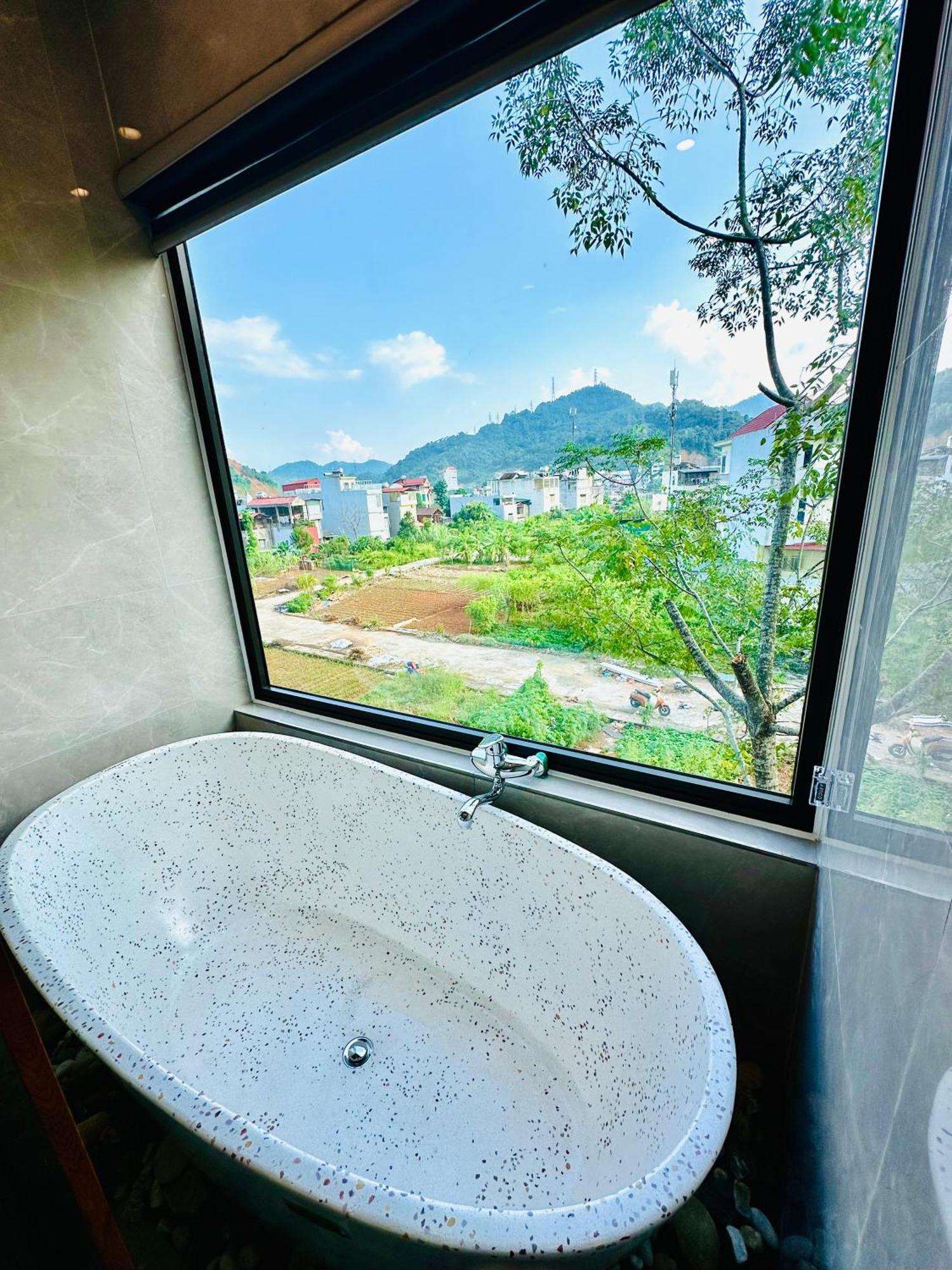 Odyssey Hostel, Tours & Motorbikes Rental Ha Giang Exteriér fotografie